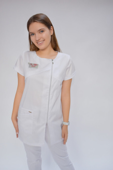 картинка Блуза медицинская DS™ ЖЕМЧУГ удлиненная женская цв. белый от магазина ПРОФИ+