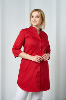 картинка Куртка медицинская КЛАССИК-ЛАЙТ удлиненная м.AL057 женская рукав 3/4 цв. красный от магазина ПРОФИ+