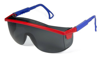 картинка Очки защитные открытые РОСОМЗ™ О37 UNIVERSAL TITAN (13725) (5-3,1 PL) линза серая от магазина ПРОФИ+